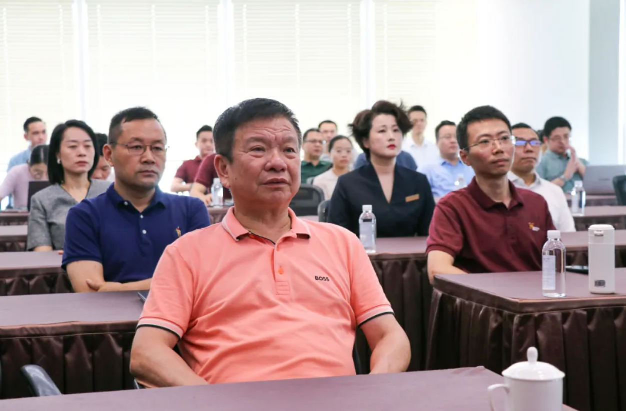 6389421958240316415113838